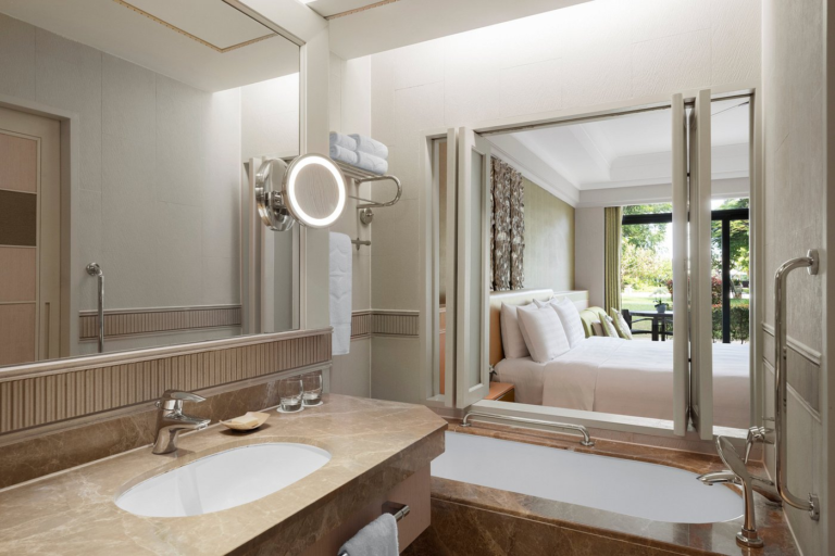family garden room bathroom 1 768x512